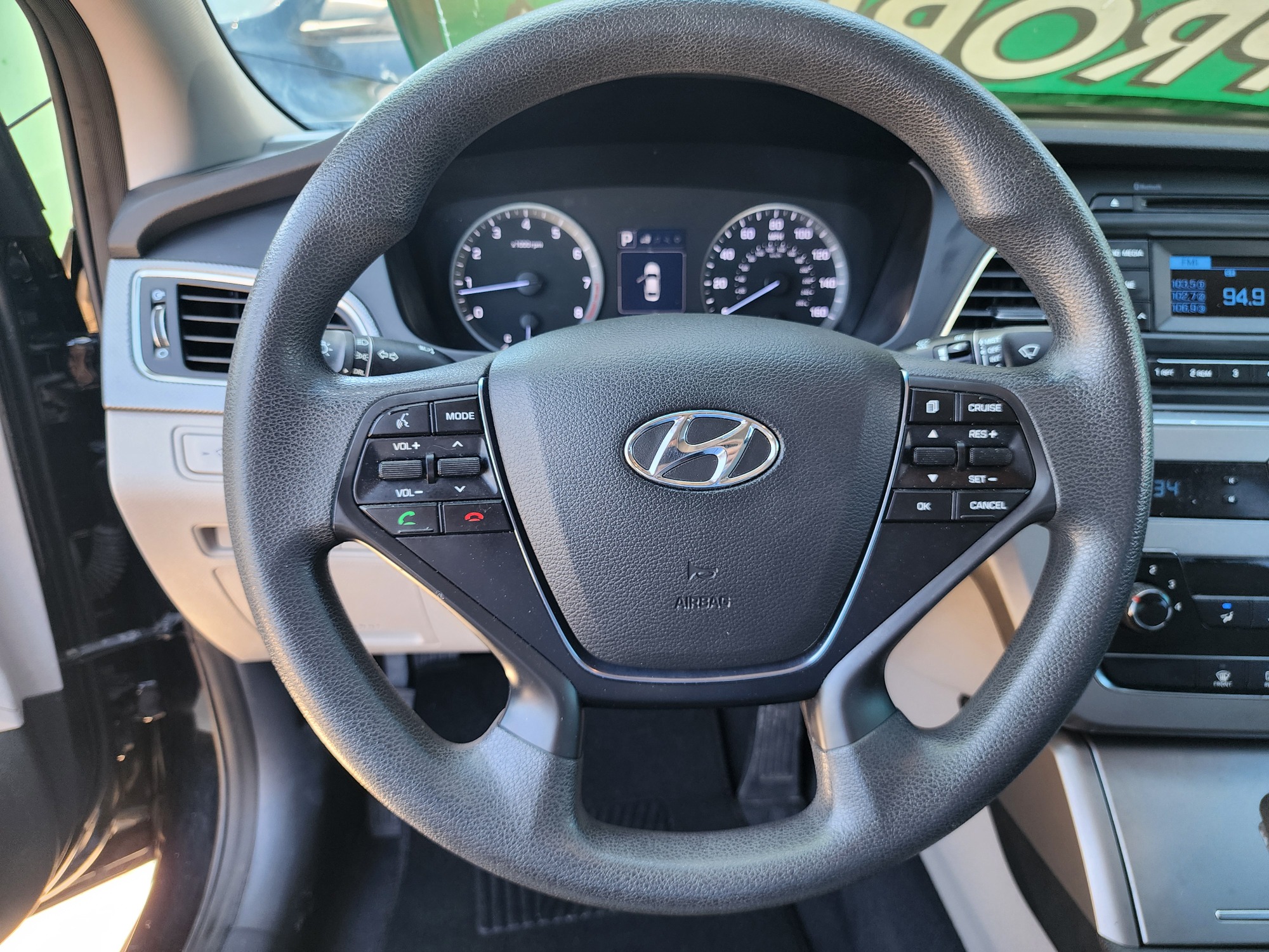 2015 BLACK Hyundai Sonata SE (5NPE24AF7FH) , AUTO transmission, located at 2660 S.Garland Avenue, Garland, TX, 75041, (469) 298-3118, 32.885387, -96.656776 - Photo #12